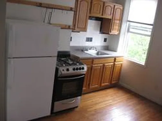 Rented by Flatiron Real Estate Advisors LLC | media 33