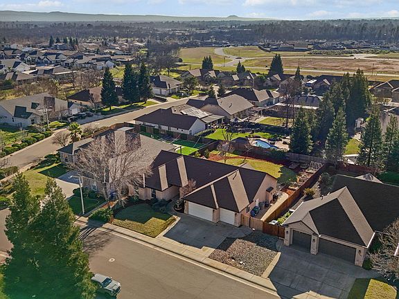 2nd image of 3183 Agassi Ln