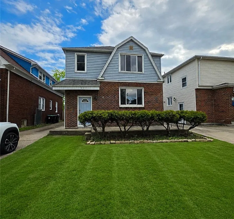 351 Stillwell Ave
