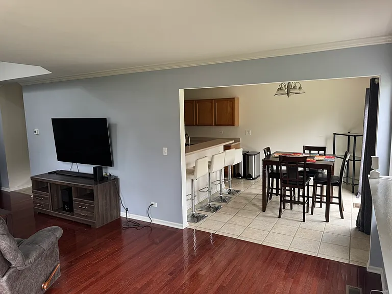 215 Dogwood Ct — Photo 7
