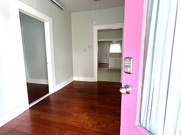 3rd image of 520 E 31st St #A