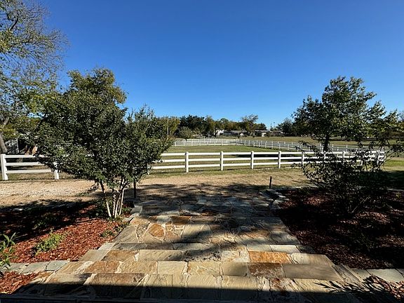 3rd image of 2600 Rosebud Ln
