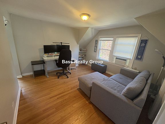 3rd image of 1415 Darrow Ave #2