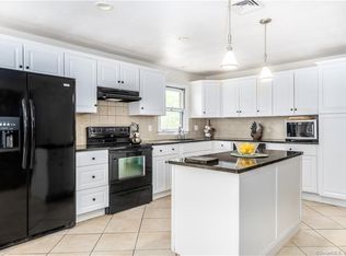 93 Beaver Brook Rd, Ridgefield, CT 06877