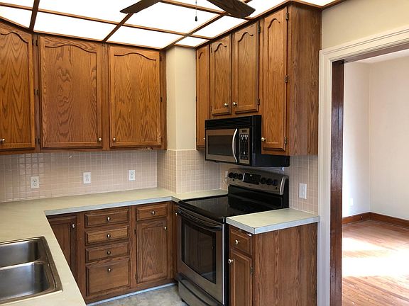 Kitchen w/Stainless Appliances