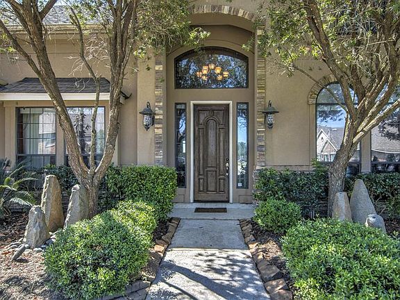 5th image of 1557 Segovia Dr