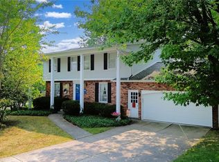 15 Presidents Walk, Williamsville, NY 14221