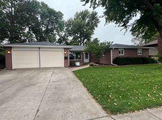 2010 W Philip Ave, North Platte, NE 69101
