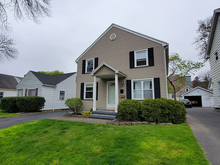 140 Rossiter Rd #UP — Photo 18
