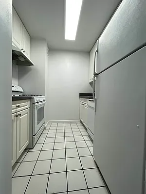 Rented by Bond New York | media 20