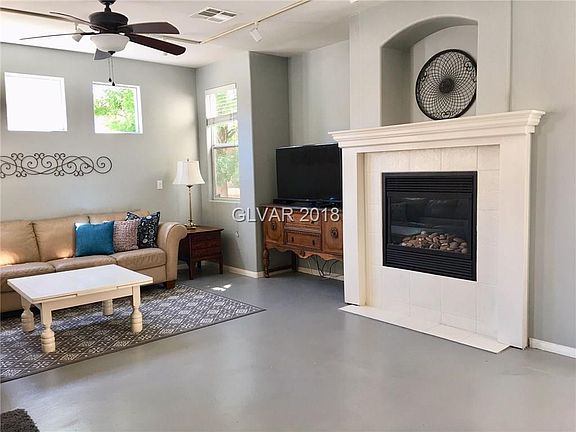 3rd image of 1013 Desert Retreat Ct