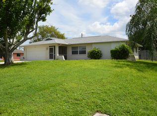 17425 Braddock Rd, Fort Myers, FL 33967