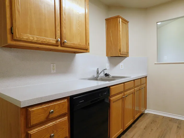 3109 N Bell Ave — Photo 11