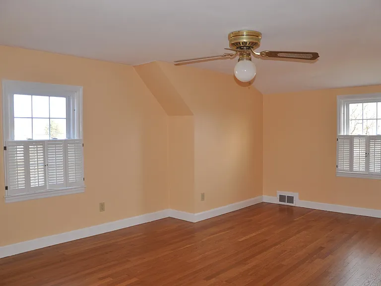 37 Elm Dr — Photo 10