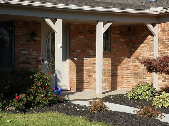 3rd image of 15455 Frederick Dr