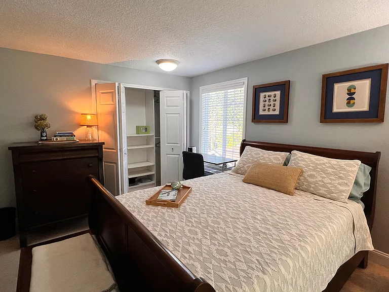 10024 SW 36th Ct — Photo 8