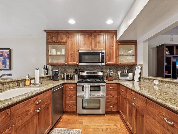 5th image of 866 Northwood Blvd #21
