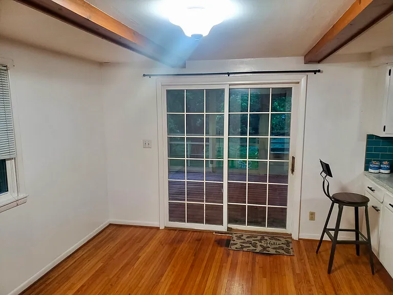 837 Lawrence Ave — Photo 6