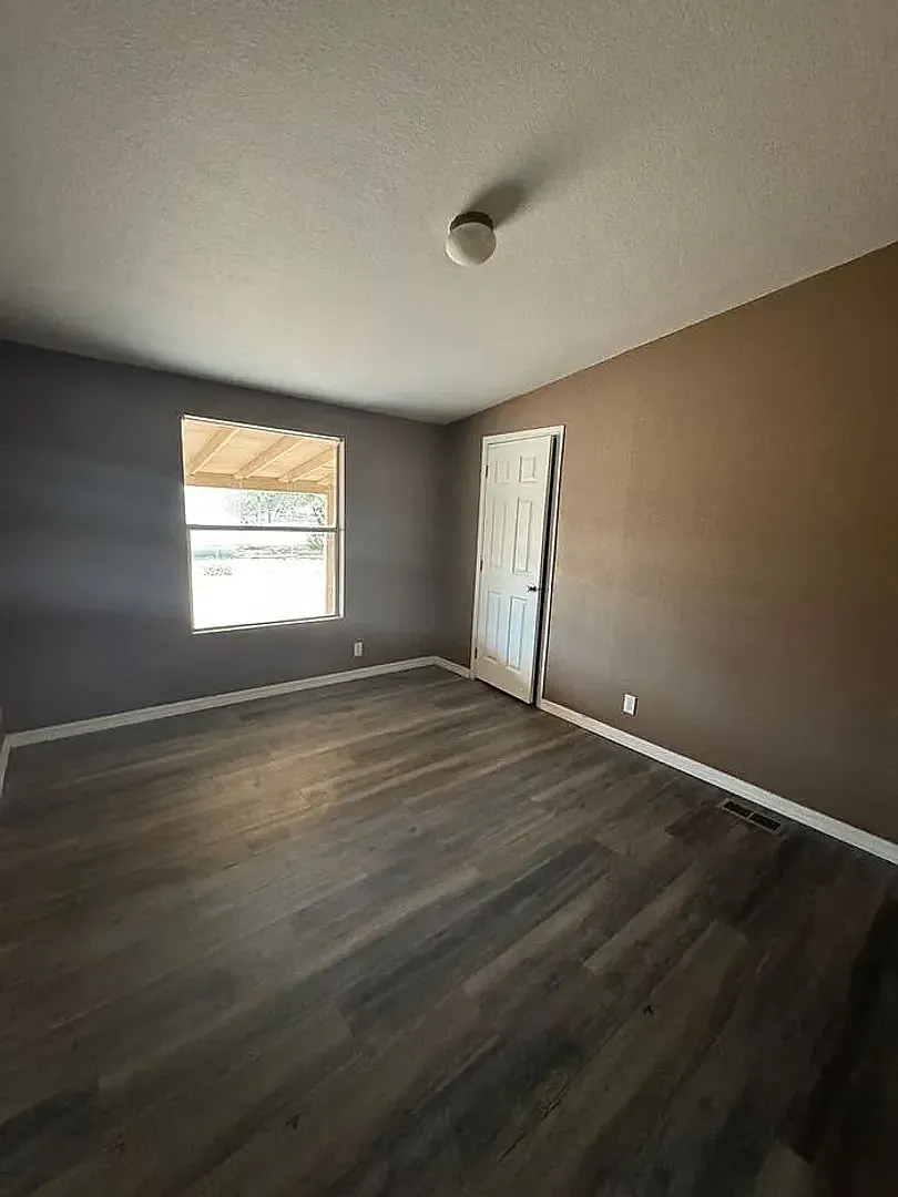 5800 E Hermans Rd — Photo 3