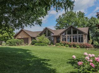 32W420 Forest Dr, Aurora, IL 60502