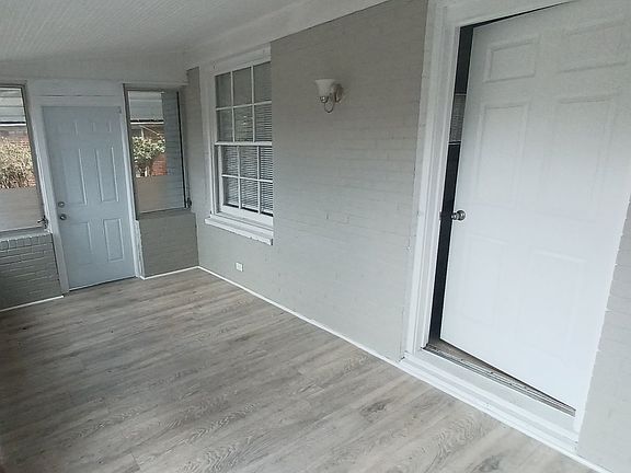 5th image of 612 E 59th St