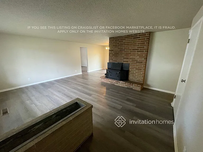 7818 126th St E — Photo 2