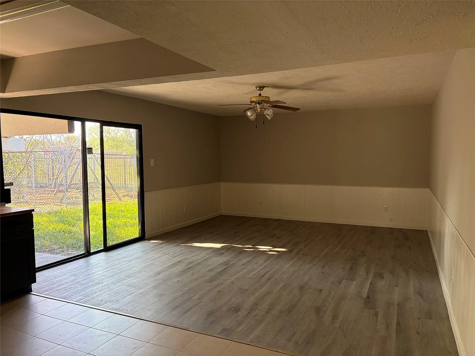 3 bed, 2.0 bath, 1876 sqft, $1,750 — Photo 2