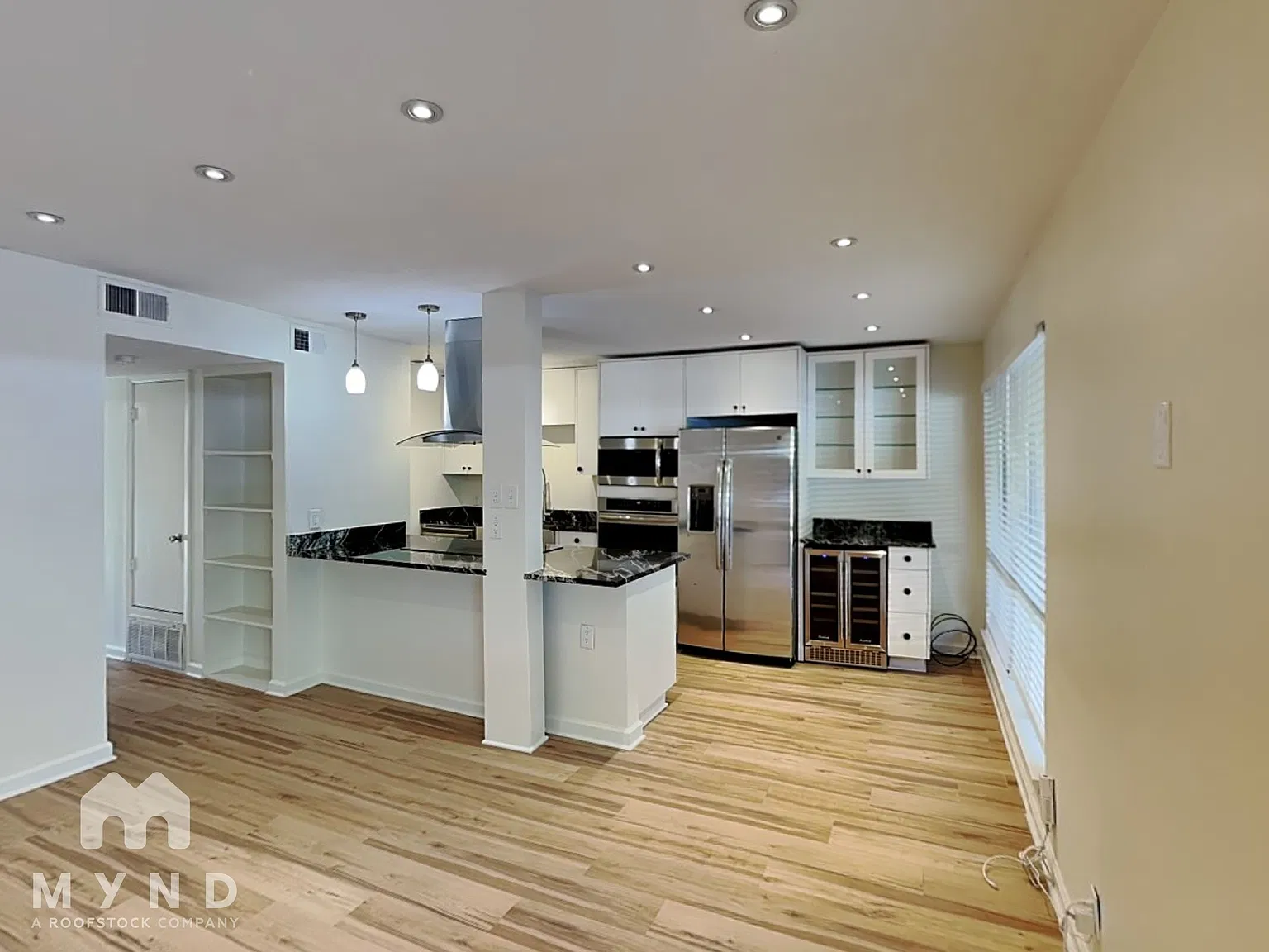 2 bed, 2.0 bath, 793 sqft, $1,925 — Photo 3