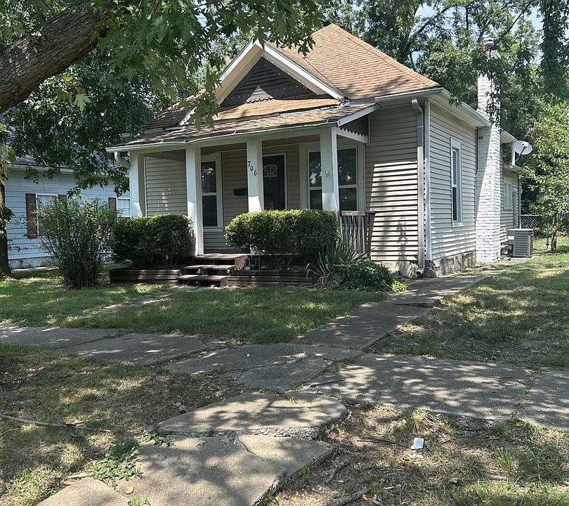 1st image of 706 W Kansas St