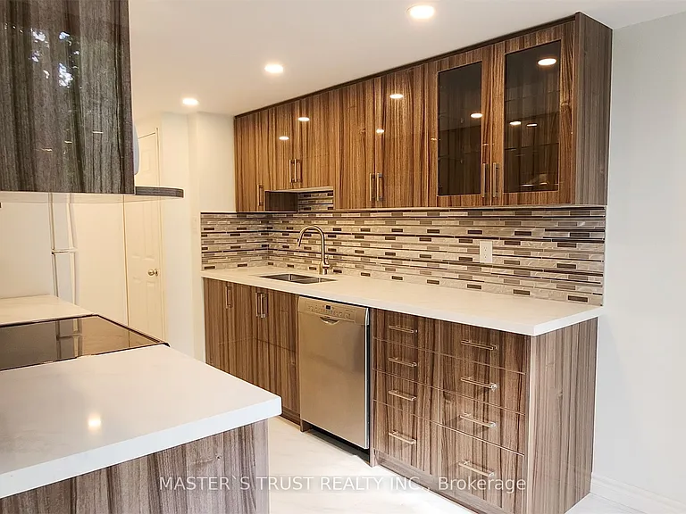 195 Saint Patrick St #404B — Photo 20