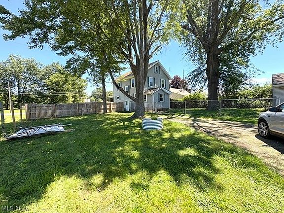 2nd image of 1919 Parkman Rd NW