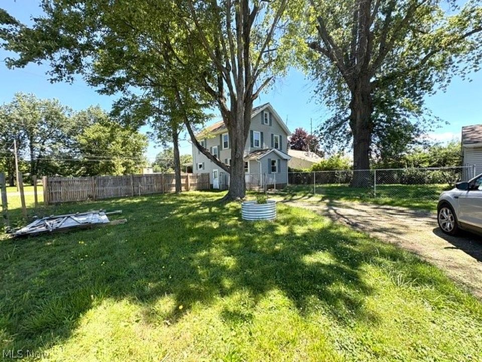 Apartment in Warren, Northfield, Trumbull County - View 2