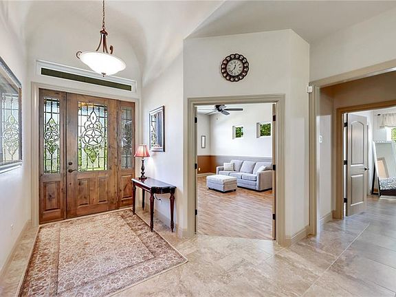 5th image of 204 Overlook Ct