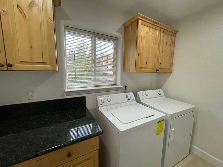 3720 Coastal St — Photo 9