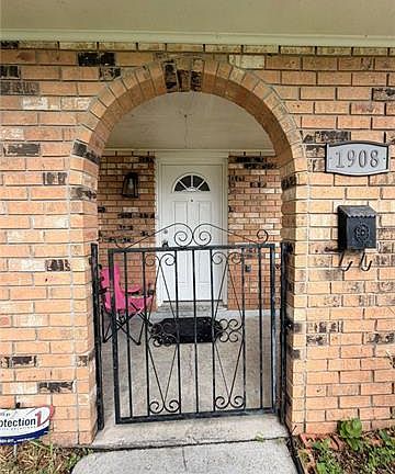 2nd image of 1908 Hugh Dr