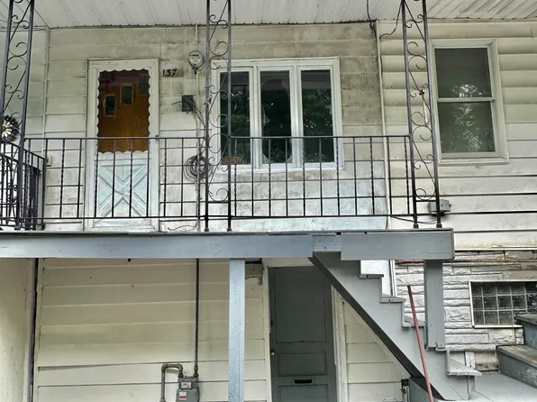 137 W Water St, Mount Carmel, PA 17851