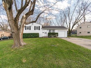 2805 NE 64th St, Gladstone, MO 64119