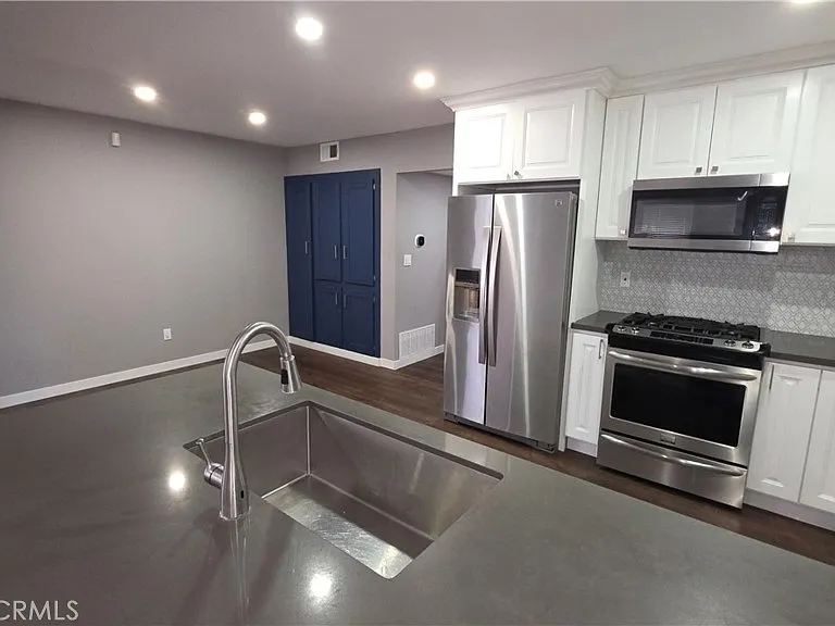 9840 Amsdell Ave — Photo 6