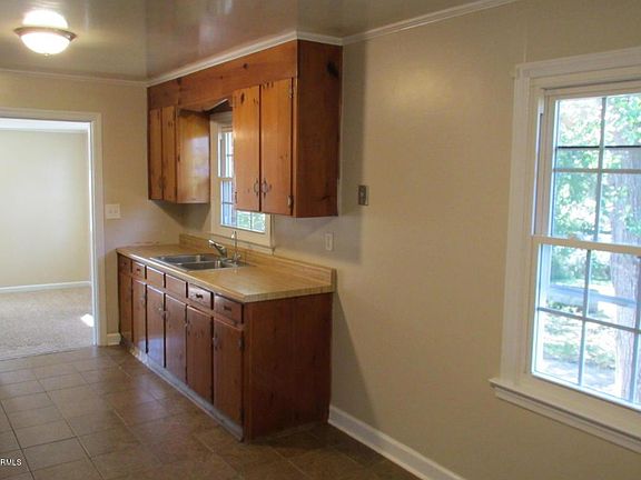 3rd image of 1764 Piney Green Rd
