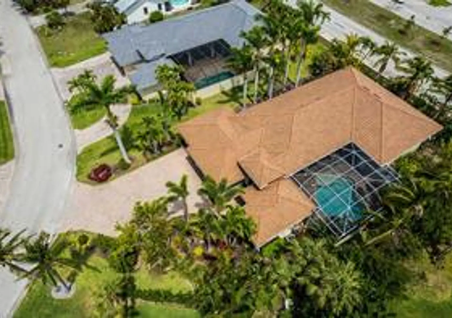 4 Bedroom 3.5 Bathroom Home in Palmetto Point — Photo 3