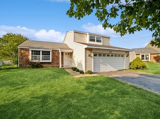 1359 Windsor Ct, Elgin, IL 60120