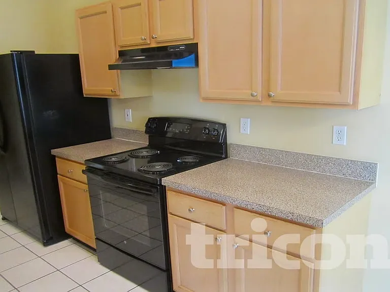 11509 Twin Oaks Trl — Photo 4
