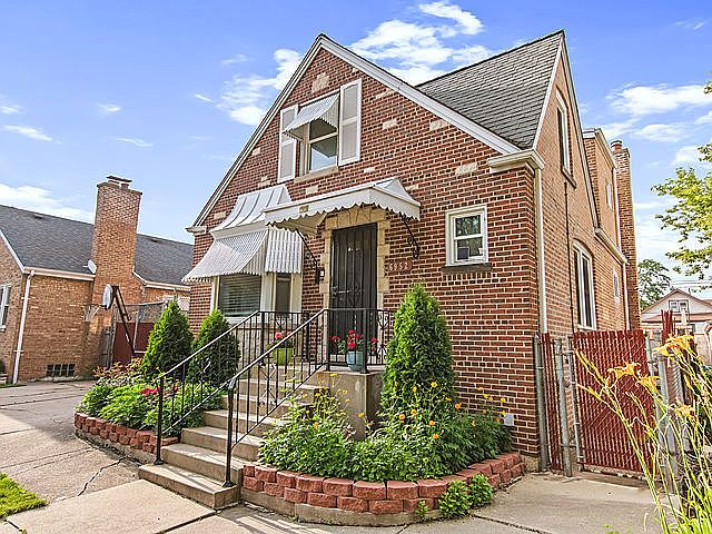 1st image of 6952 W Summerdale Ave