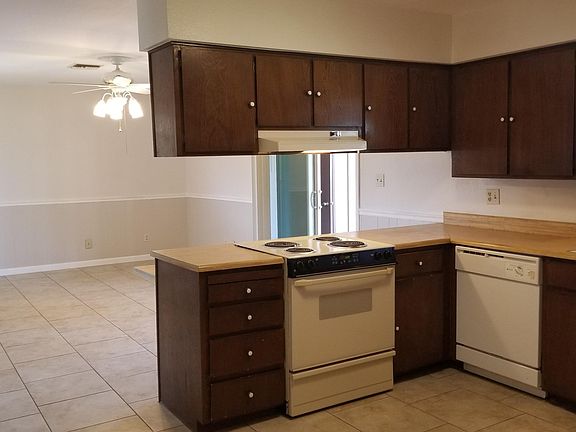 4th image of 214 N San Jose