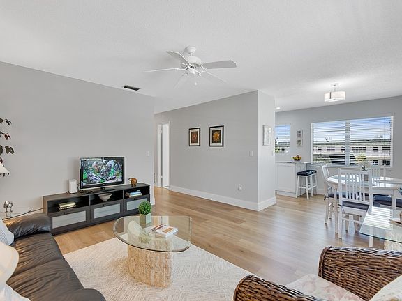 5th image of 2800 Indian River Blvd #6H