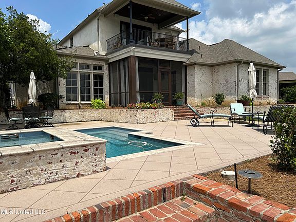 2nd image of 131 Northlake Dr