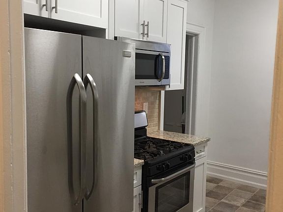 2nd image of 180 Hilton Ave Floor 1