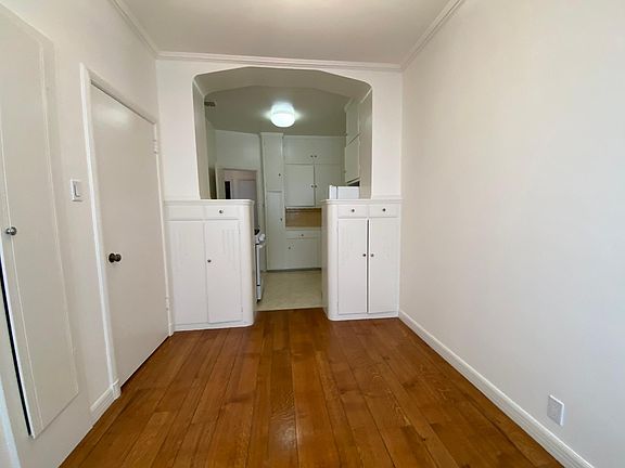 4th image of 3055 Scott St #102