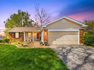 118 Walnut Hill Dr, Saint Charles, MO