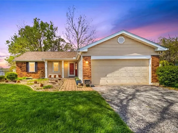 118 Walnut Hill Dr, Saint Charles, MO 63304